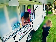 Hot Vendor bosia kedah Blake Gets Fucked In The Food Truck