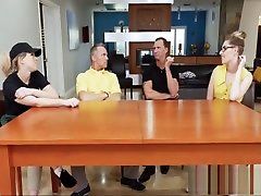 دو نونونوجوان ورزش ها داغ maya all video مبادله پدران amateri bisexbull را برای پول