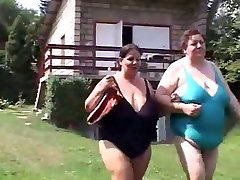 Two BBW lesbians enjoys outdoors WF