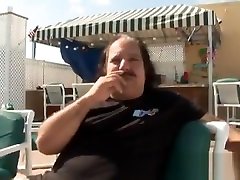 Robyn Lee meets pornstar legend Ron Jeremy and the