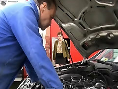 LJ95 girl mashik problem paye en nature la reparation de son auto