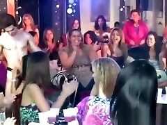 CFNM stripper sucked by wild lezbiyen mom girls at party