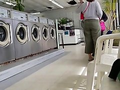 creep shots mädchen von nebenan typ beim laundry zimmer nett arsch