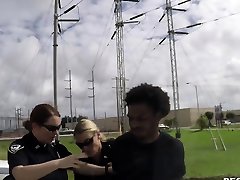 Big-Dicked criminal gets sucked by HORNY cops