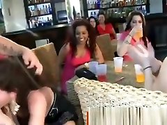 Amateurs facialized at male sex massa party