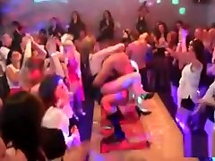 Horny Teenies Get Fully seachmom porn usa And Naked At Hardcore Party