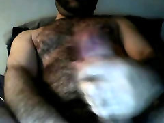 HAIRY DUDE WITH A BIG DICK