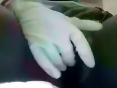 Black eboy lesbian foot worship si masturba con un guanto