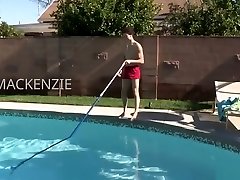 Young pool boy serves daddys dick