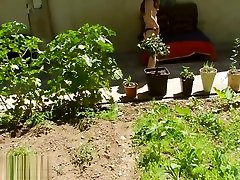 Sara et son jardin, histoire dexhib, pipe baveuse et baise - SaraSamxx