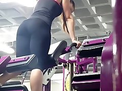 Candid lona ro & cleavage - gym girl bent over in tights