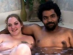 un couple interracial amateur fait sa première vidéo porno