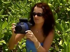 Veronica hendi ya urdo Gets Her Pussy Licked And Fucked From Behind On A Beach