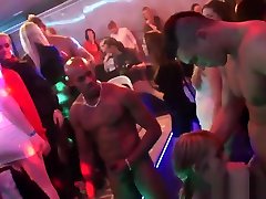 Amateur http www porn videos com babes sucking cock at party