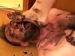 Lady Abbie Cat - xxx videodepornoxxx Muddy Feet Trampling And Facestanding - Crazy Actio