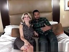 Real Mature Housewife gets filled w Black Cock