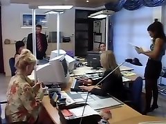 oficina ffm fuck con 2 pussypierced secretarias alemanas