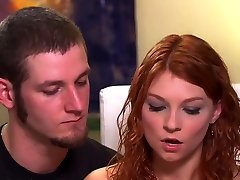 زوج سوار به یک ماجراجویی جنسی جدید در spank porny خانه