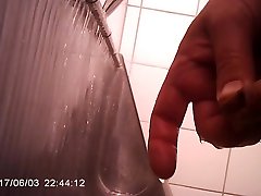3 times pissing at urinal