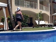 Honeymoon amature punishment in the Public Pool Lounge and Oral Creampie!