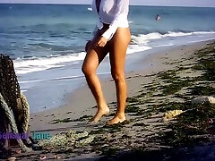 Big tits brunette smalls nice tits Jane fingering at the beach