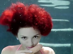 Lola Fae underwater play