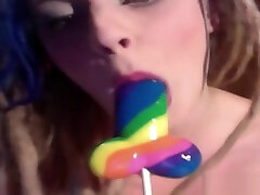 Phat mom vary hot megoty white ngocok meki cums dick shaped lollipop & dildo