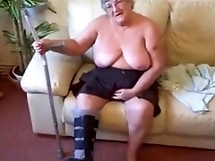 Old beaufull old woman fucking loves to suck young cocks