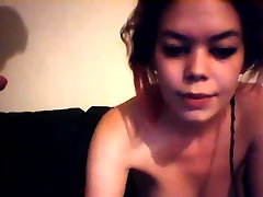 热毛茸茸的猫红发女郎吸吮和获取搞砸住在sexycam