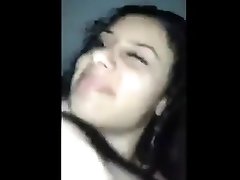 египетская девушка сосет и кончает в рот
