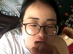 hot teen chinese girl exchange student slut gives blowjob to foreigner