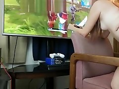18 yo Gamer girl playing Fortnite Battle Royale While she gets creampied