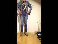 levis 639 von 1984 mit cowboystiefel und jeansjacke