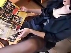 french amateur gril fisting herself at office