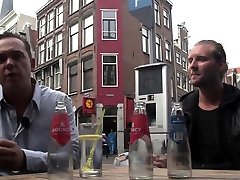 Dutch two land nakhe sucks tourist at red lights