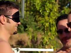 Blindfolded sex games at a wild swinger xxx mueren party!