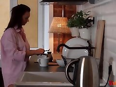 18videoz - Emily Thorne - Moring coffee and ass riding