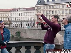 alemán chicas calientes recoger hombre en público y follarlo a casa