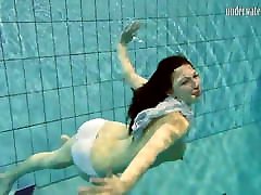 Brunette big tits teen xxx photo fatty swimming in the pool