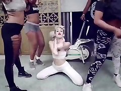 Miley chicas de cd victoria sexy ass