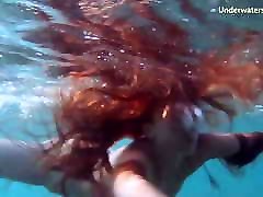 underwatershow erótico joven modelos en agua