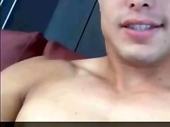 Leo Parraguez se masturba en live de Instagram
