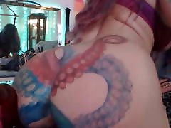 Switch Siren B squirting pussy while having unimul xxx tube porn ilovelongtoes