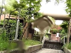 Japanese babe pissing outdoors
