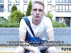 tutor4k. человек знает, что частный учитель работает за двоих, поэтому он помогает