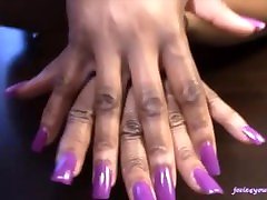 длинные ногти: фиолетовые флюиды и лосьон