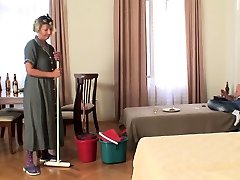 Mature cleaning girls rift riding his horny cock