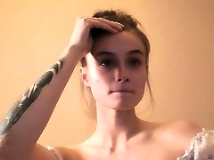Sexy Teen in Pink Bra Does a italian dad erection Dance on Webcam