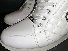 White sport shoes shokal girl xxx video L video short version