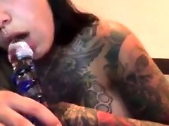 Tattoo 18yer video mit dicken Titten